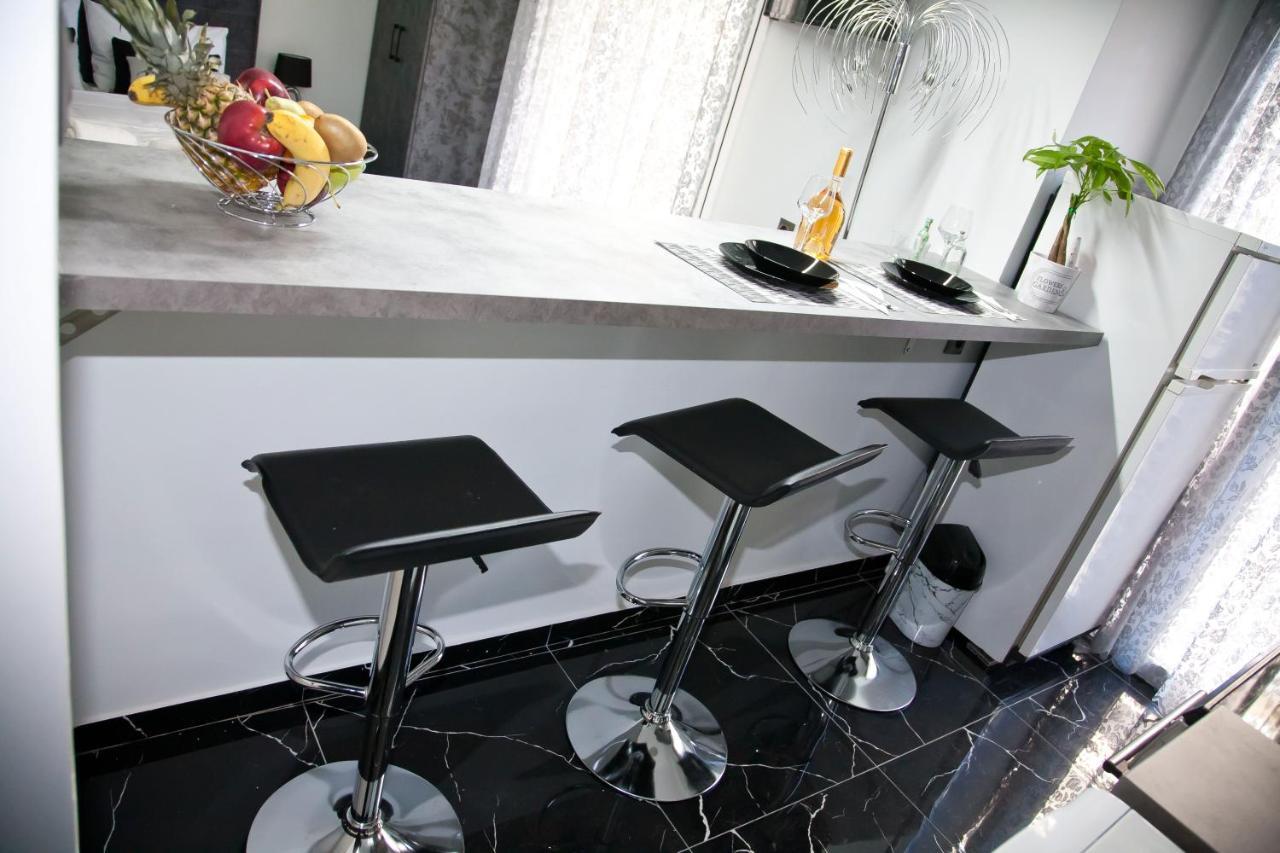 Chris Luxury Studio Giannina Esterno foto
